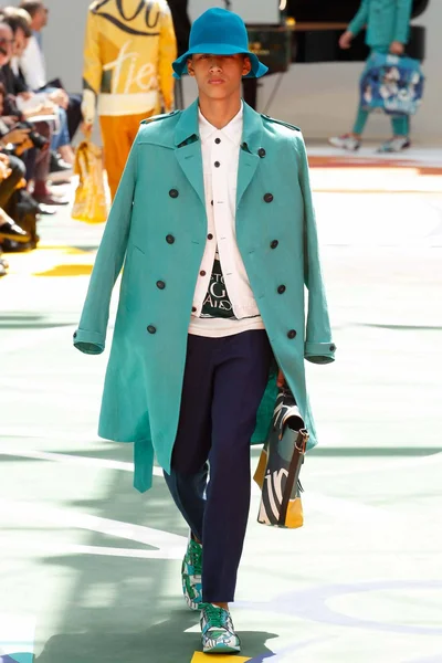 Look 23